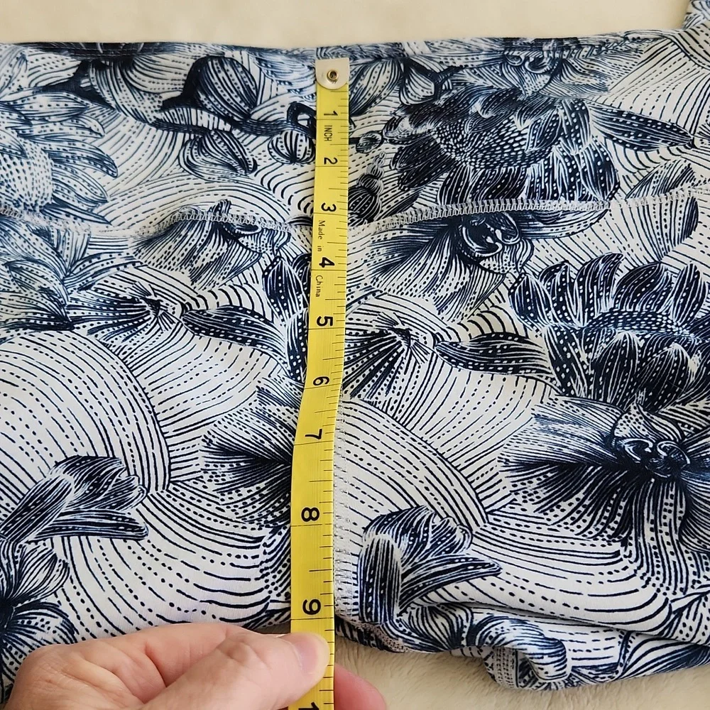 Fabletics Blue and White Midrise Powerhold Leggings - Picture 7 of 7